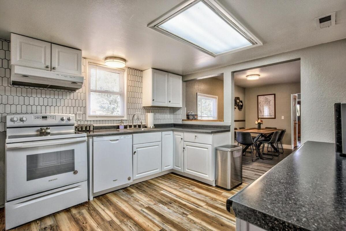 The Vibrant Victorian Hot Tub & Fire Pit In Occ Villa Colorado Springs Ngoại thất bức ảnh